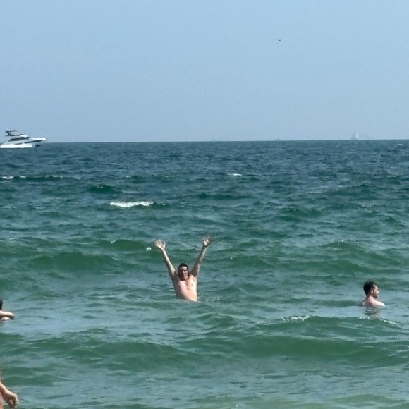 Meet your Posher, Julian - Picture 1 of 1